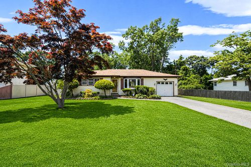 190 Bay Rd, Brookhaven, NY, 11719 | Card Image