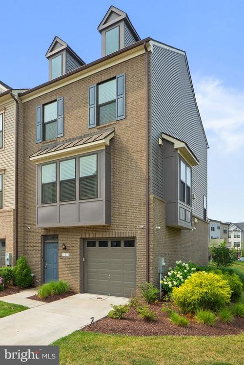 10313 Vista Meadow Way, LANHAM, MD, 20706-2894 | Card Image