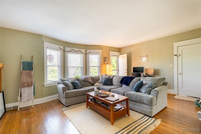 Living Room in Upper Unit | Image 21