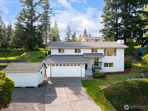 3785 Greenville Pl, Bellingham, WA, 98226-8806 | Card Image