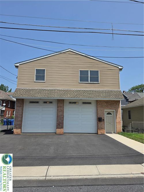 74 W Spruce St, BETHLEHEM, PA, 18018-2724 | Card Image