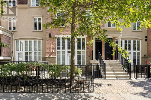 929-50 Western Battery Road, Toronto (Niagara), ON, M6K3P1 | Card Image