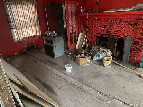 540 E Boston Blvd, Detroit, MI, 48202-1323 | Card Image