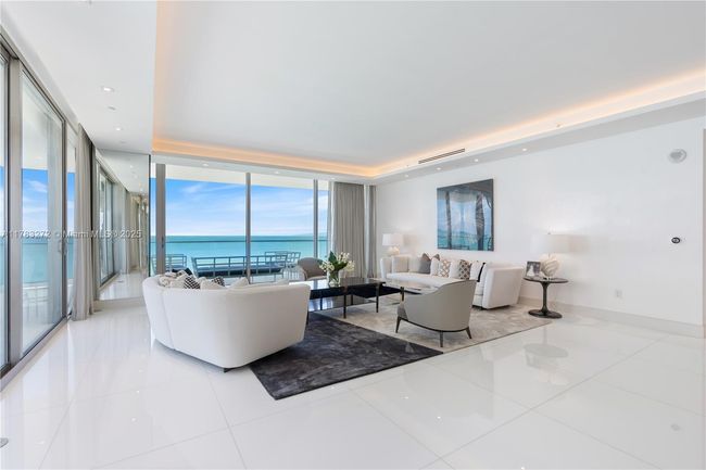 UNIT-1001 - 10203 Collins Ave, Condo with 3 bedrooms, 5 bathrooms and null parking in Bal Harbour FL | Image 4
