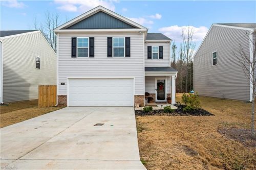 166 Carriage Cove Cir, Mocksville, NC, 27028-2965 | Card Image