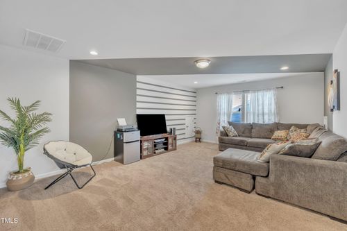 123 Carbone Ln, Clayton, NC, 27527-3393 | Card Image