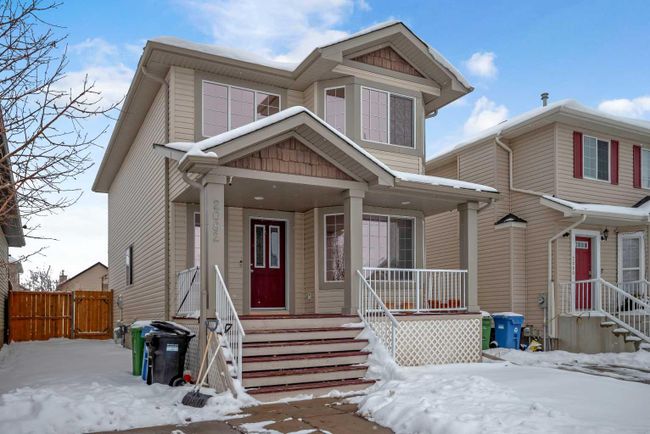 2082 Bridlemeadows Manor Sw, Home with 4 bedrooms, 3 bathrooms and 2 parking in Calgary AB | Image 4