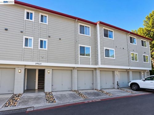 3-29621 Red Oak Ct, Hayward, CA, 94544 | Card Image