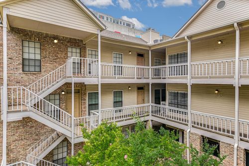 204-715 W 22nd 1/2 St, Austin, TX, 78705-5143 | Card Image