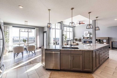 22 Palisades Lane Ne, Medicine Hat, AB, T1C2B4 | Card Image