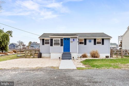 211 Bayard St, DELAWARE CITY, DE, 19706-8729 | Card Image
