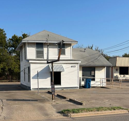815 E Milam St, Mexia, TX, 76667-2447 | Card Image