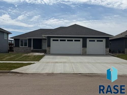 6629 E 49th St Street, Sioux Falls, SD, 57110 | Card Image