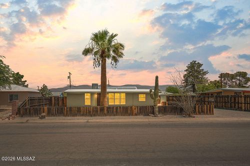 5733 E 30th St, Tucson, AZ, 85711-6701 | Card Image