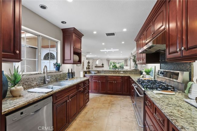 77 Seton Rd, House other with 3 bedrooms, 3 bathrooms and 2 parking in Irvine CA | Image 22