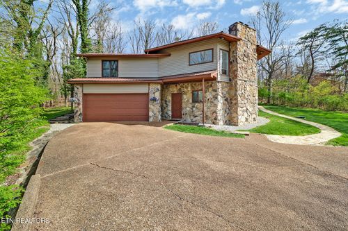 333 Snead Dr, Crossville, TN, 38558-8041 | Card Image