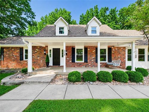 3318 S Bellechase Dr, Grain Valley, MO, 64029-9233 | Card Image