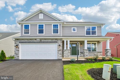 605 Exeter Ln, SHIPPENSBURG, PA, 17257-8574 | Card Image