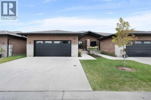 572 Lily Mac Blvd, Windsor, ON, N9E0B1 | Card Image