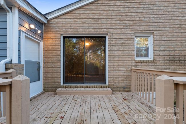 Deck | Image 30