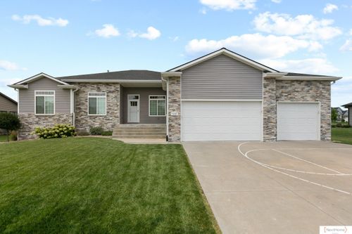 3122 S Creek Rd, Lincoln, NE, 68516-1656 | Card Image