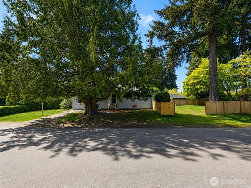 19001 Wallingford Ave N, Shoreline, WA, 98133-4123 | Card Image