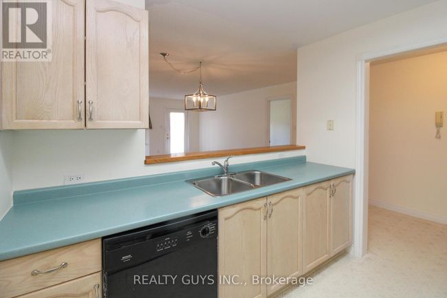 4 - 693 Whitaker St, Townhouse with 2 bedrooms, 2 bathrooms and 1 parking in Peterborough ON | Image 14