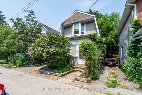 76 Eastwood Rd, Toronto, ON, M4L2C8 | Card Image