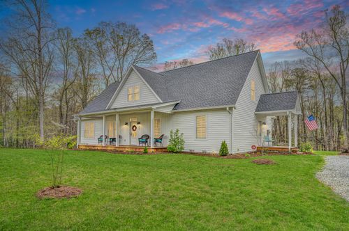 389 Carroll Dr, Hardy, VA, 24101-3372 | Card Image