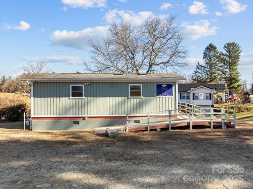 701 Dana Rd, Hendersonville, NC, 28792-3061 | Card Image