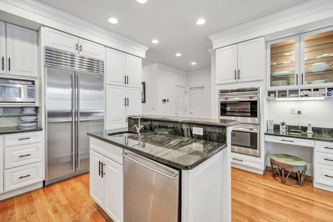 70 Vista View Dr, House other with 5 bedrooms, 4 bathrooms and null parking in Southbury CT | Image 17