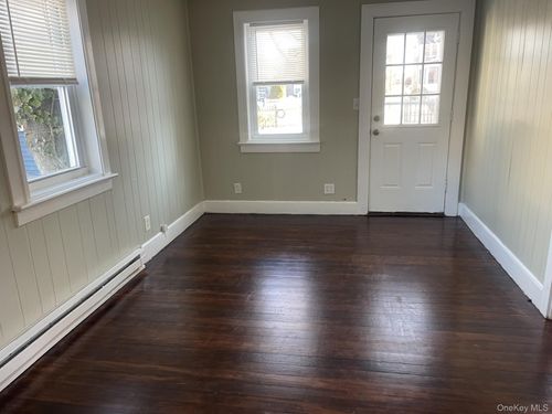 62B E 2nd St, Riverhead, NY, 11901-4687 | Card Image