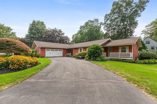 1 Robin Way, North Smithfield, RI, 02896-8249 | Card Image