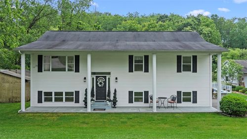 304 May Ln, Evans City, PA, 16033-9391 | Card Image