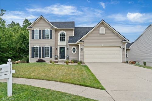 9264 Wellspring Ave Nw, North Canton, OH, 44720-8287 | Card Image