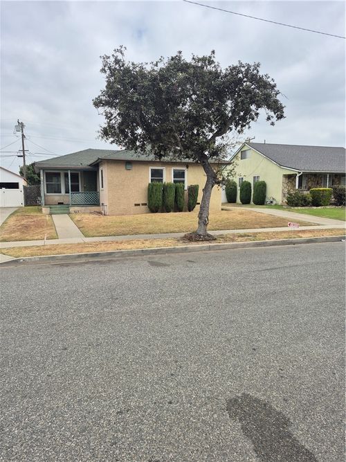 3341 W 118th St, Inglewood, CA, 90303-3008 | Card Image