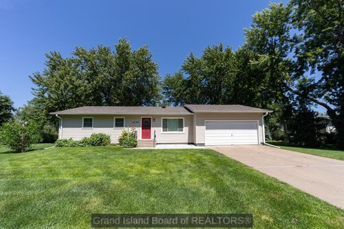 4230 Arizona Ave, Grand Island, NE, 68803 | Card Image