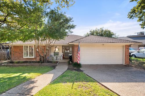 3917 Wrentham Dr, Arlington, TX, 76016-2748 | Card Image