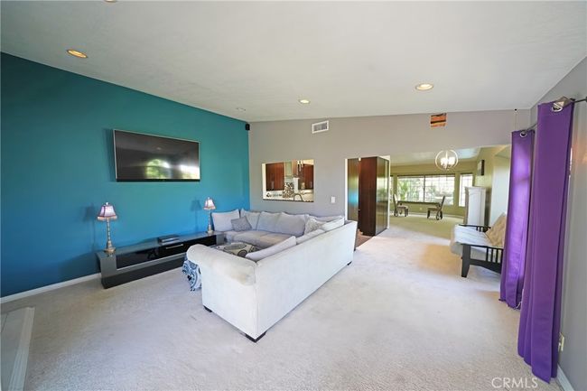 27768 Crookshank Dr, House other with 3 bedrooms, 2 bathrooms and 2 parking in Santa Clarita CA | Image 15