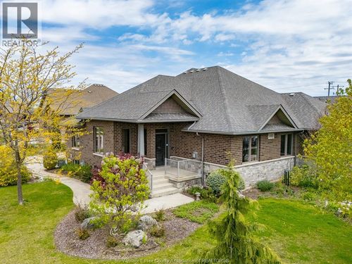 222 Woodycrest Ave, Kingsville, ON, N9Y0B8 | Card Image