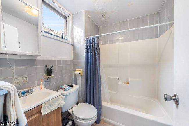 639 N 8 Th St, Home with 6 bedrooms, 3 bathrooms and null parking in Newark NJ | Image 9