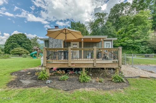 112 Hogum Hollow Rd, Roan Mountain, TN, 37687-3653 | Card Image