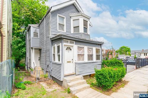 11 Sunset Ave, Newark, NJ, 07106-1951 | Card Image