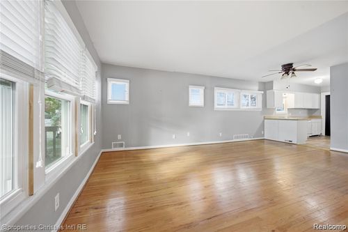 1-214 Woodsboro Drive, Royal Oak Charter Township, MI, 48067 | Card Image