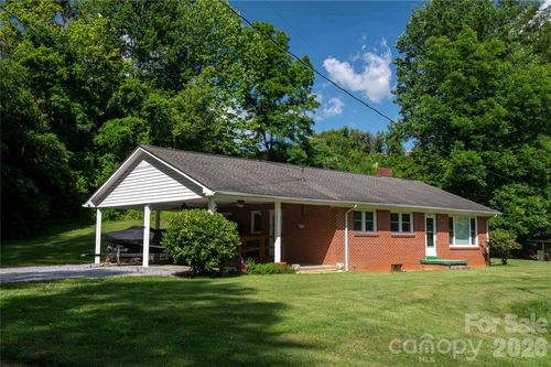 40 Double Island Rd, Burnsville, NC, 28714-7874 | Card Image