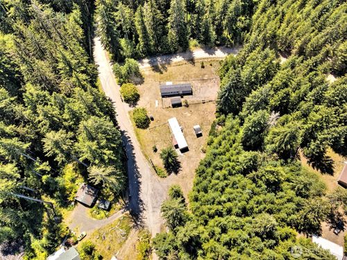 20 W Newberry Ln, Elma, WA, 98541-9494 | Card Image