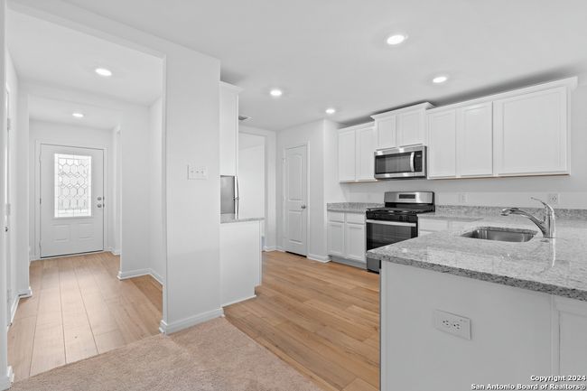10946 Lafayette Loop, House other with 3 bedrooms, 2 bathrooms and null parking in Converse TX | Image 8