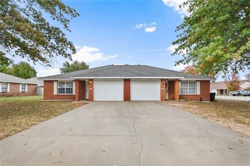 707 E Kara Ln, Rogers, AR, 72758-0199 | Card Image