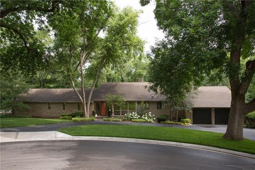 9804 Ensley Ln, Leawood, KS, 66206-2459 | Card Image