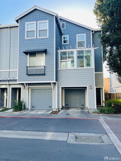 22885 Kingsford Way, Townhouse with 2 bedrooms, 2 bathrooms and 3 parking in Hayward CA | Image 2